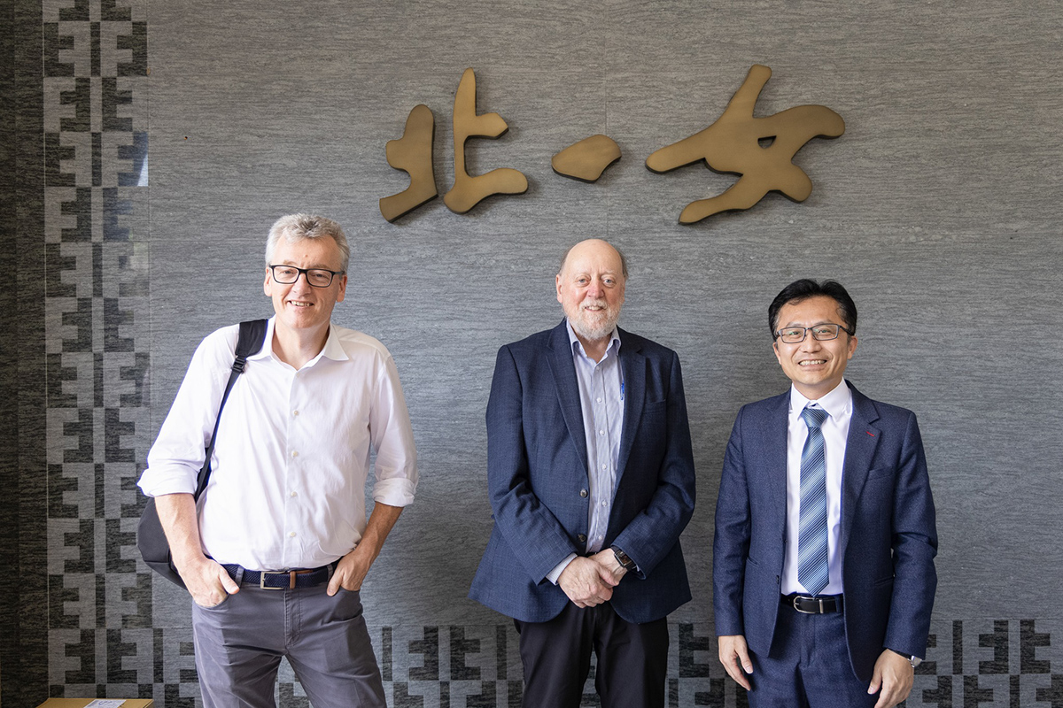Taipei First Girls' High School | Learning from the Masters: A Dialogue with a Nobel Laureate in Chemistry